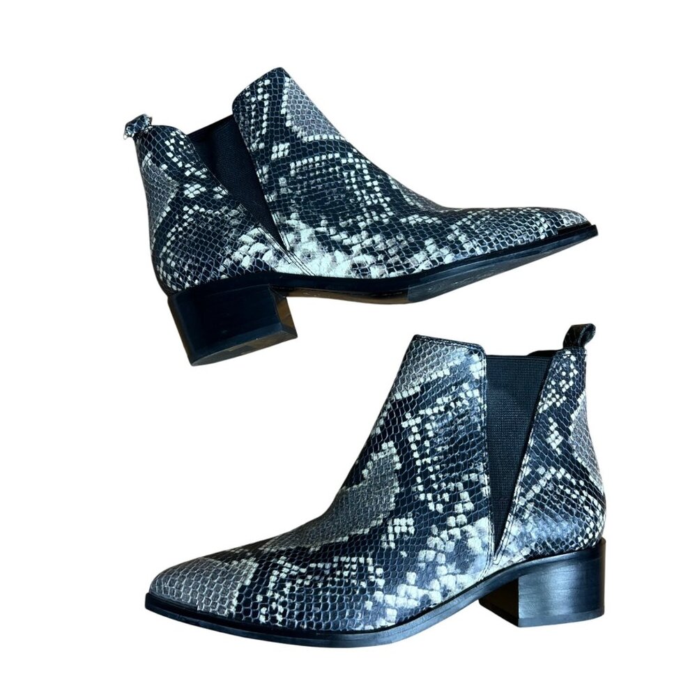 Marc Fisher Snakeskin Ankle Boot Womens Size 5.5‎ Pull On Bootie NEW
